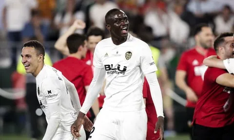 Chelsea cạnh tranh cùng Bầy Sói cho chữ ký của trung vệ 22 tuổi