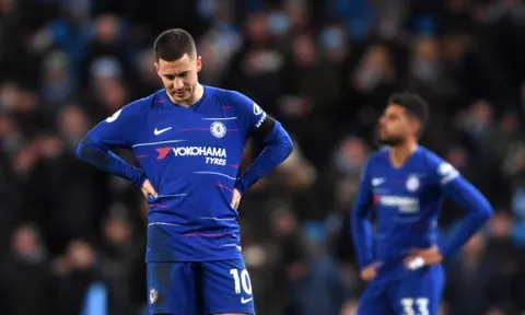Chelsea có khôn ngoan nếu 'chiến hết mình' với Man United?
