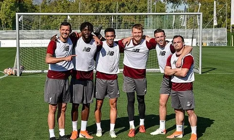 Chia đội hình đá "6vs6" và đây là kết quả cuộc đấu nội bộ Liverpool