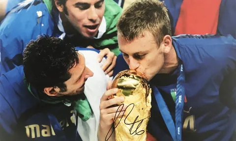 CHÍNH THỨC: Bỏ lại Buffon, bạn vàng World Cup tuyên bố giải nghệ