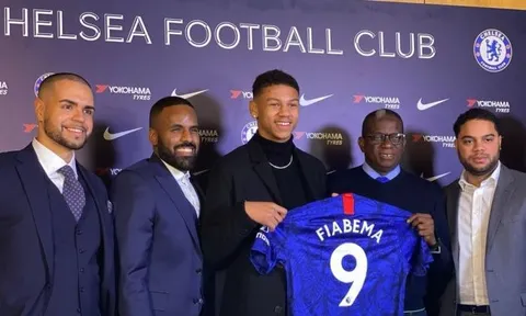 CHÍNH THỨC! Chelsea đón tân binh đầu tiên sau án cấm