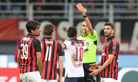 CHÍNH THỨC: Đánh trọng tài, sao AC Milan nhận án phạt cực nặng