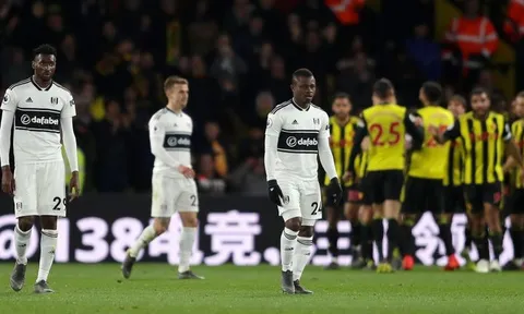 CHÍNH THỨC! Đội thứ 2 rớt hạng Premier League dù chi 100 triệu mua sắm