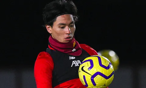 CHÍNH THỨC! Liverpool công bố mức giá chiêu mộ Takumi Minamino