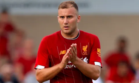 CHÍNH THỨC! Liverpool đẩy đi cái tên đầu tiên ở chợ Đông