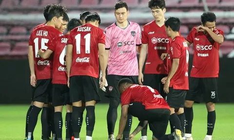 NÓNG: Văn Lâm bắt chính cho Muangthong trận khai màn Thai-League
