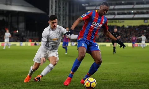 Văng khỏi C1, BLĐ M.U chốt chữ ký đầu tiên chiều lòng Solskjaer