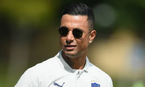 Choáng! "Crisitano Ronaldo" rạng rỡ khoác lên mình áo tập tuyển Italia