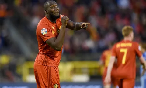 CHOÁNG! Lukaku lại khiến thế giới 'cạn lời' vì 1 pha bóng
