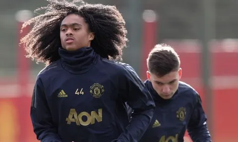 Rời Man Utd sang Hà Lan "du học"? Tahith Chong đã có câu trả lời