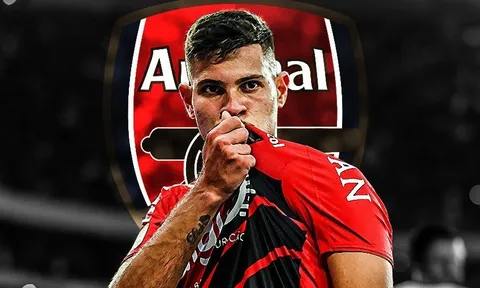 Chủ tịch đăng đàn tuyên bố: "Arsenal quan tâm đến cậu ấy"