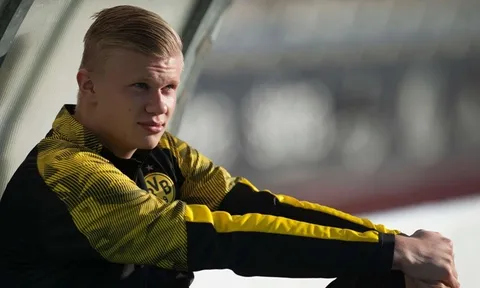 Chủ tịch lên tiếng, bảo vệ "bom tấn" mùa đông của Dortmund trước sức ép dư luận