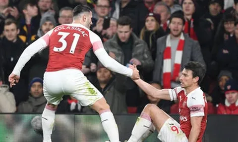 Chưa đấu Tottenham, Arsenal đã "lo sốt vó" về 2 trụ cột