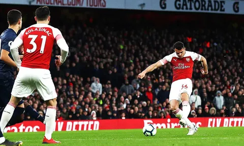 Chuỗi bất bại của M.U với Solskjaer kết thúc bởi cú 'Xhakaboom'