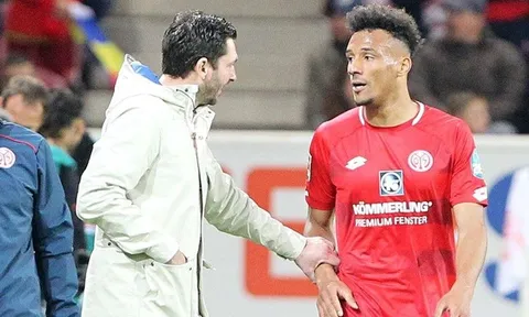 Chuyện thật như đùa: Sao Bundesliga ghi bàn xong rồi mất trí nhớ
