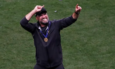 Có danh hiệu đầu tiên, Klopp nhận ngay hợp đồng khủng