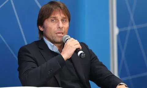 Conte vẫn đang đợi cuộc gọi từ Man Utd