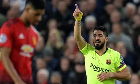 Hạ M.U, Suarez và Coutinho cười tươi rói bên cạnh 'cựu thù' Quỷ Đỏ
