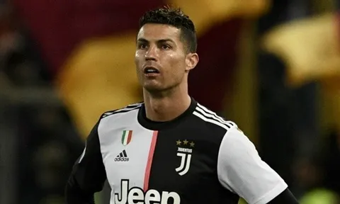 Cristiano Ronaldo viết tâm thư: "Tôi không phải là robot"