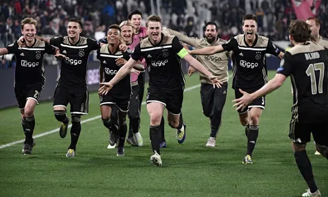 Tiếng gọi lịch sử ủng hộ Ajax vào chung kết Champions League