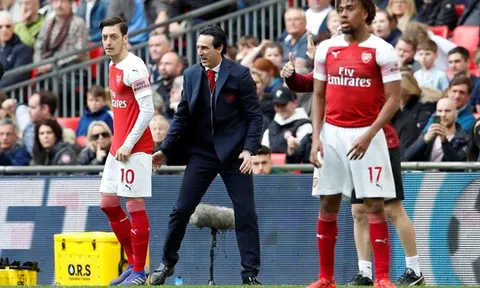 Đại chiến với M.U, Arsenal lo sụp đổ dây chuyền