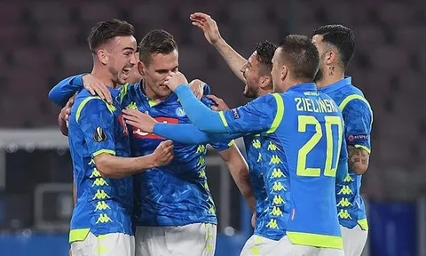 Đại thắng Red Bull Salzburg, Napoli đặt 1 chân vào tứ kết Europa League