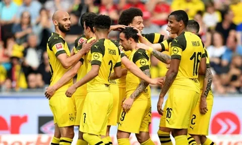 Đại thắng trước Freiburg, Dortmund phả hơi nóng vào gáy Bayern