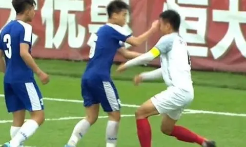 Cầu thủ U17 Hà Nội đấm thẳng vào mặt đối thủ, VFF nói gì?