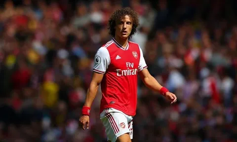 'Họ đã biến David Luiz thành Beckenbauer'