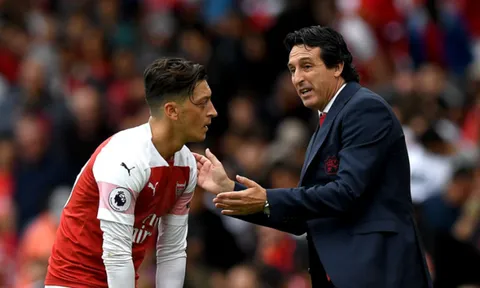 Đây, bằng chứng cho thấy Ozil đã quá ngán ngẩm Emery