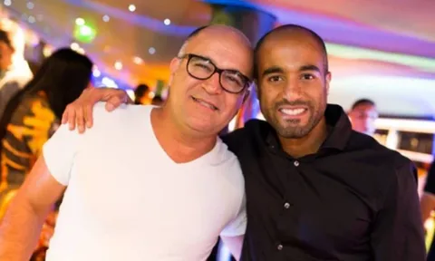 Đây! Đôi giày 'quý hơn vàng' của Lucas Moura