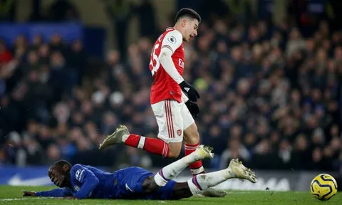 Đẩy kịch tính lên cao trào, Arsenal rượt đuổi tỷ số ngoạn mục cùng Chelsea