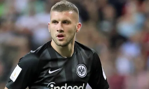 Đây là cái tên được ví như Avengers của Frankfurt trong trận lượt về trước Chelsea