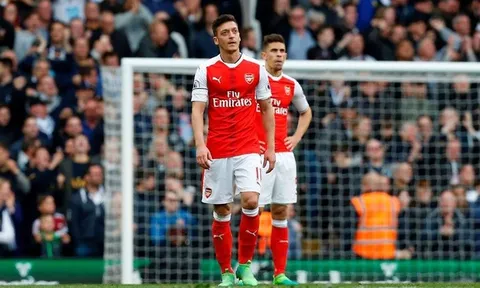 Đây! Lí do Unai Emery không tin dùng Ozil