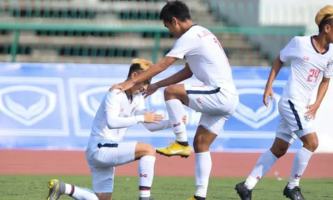Đè bẹp U22 Philippines, U22 Thái Lan giành vé bán kết sớm