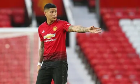 Vừa chia tay Man Utd, 'kẻ thất sủng' lạnh lùng phá vỡ im lặng