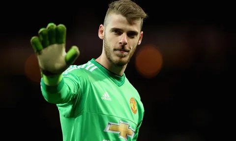 Man Utd phá két, dùng số tiền kỷ lục để "cám dỗ" De Gea