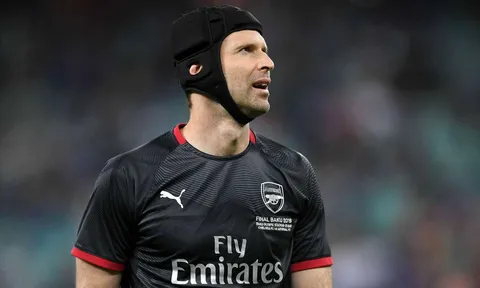 Để lọt lưới 4 lần, Cech vẫn nói cứng