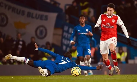 Đêm điên rồ của Premier League: '1 phút 2 bàn', trượt chân và thẻ đỏ
