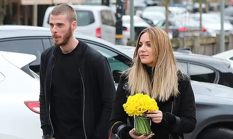 Đi ăn cùng De Gea, 'sư phụ' thoải mái khoác vai bạn gái thủ thành Man Utd