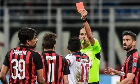 Điều gì đang xảy ra với hàng tiền vệ của AC Milan?