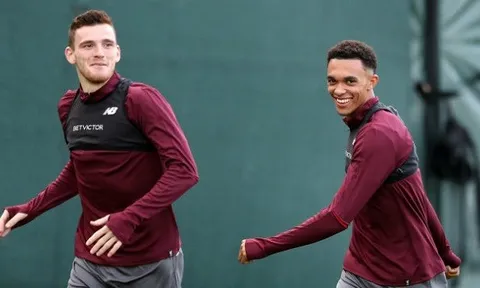Liverpool có một ‘’đôi cánh thiên thần’’ - cả trong lẫn ngoài sân cỏ