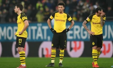 Dortmund bất ngờ thất thủ trước Augsburg trong ngày Reus trở lại