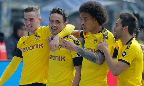 Dortmund níu giữ chút hi vọng vô địch sau khi đánh bại Dusseldorf