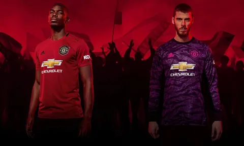 NÓNG! Man Utd tung mẫu áo mới, Pogba và De Gea xuất hiện mê người