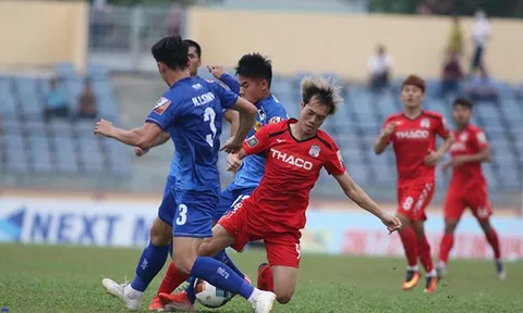 Dư âm vòng 6 V-League: HAGL thua trận thứ 4, pháo sáng nhuộm đỏ Hàng Đẫy