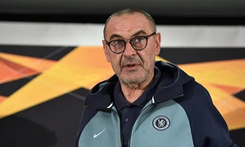 Đụng Frankfurt, "tấm lá chắn" trước khung gỗ Kepa đang rất mong manh