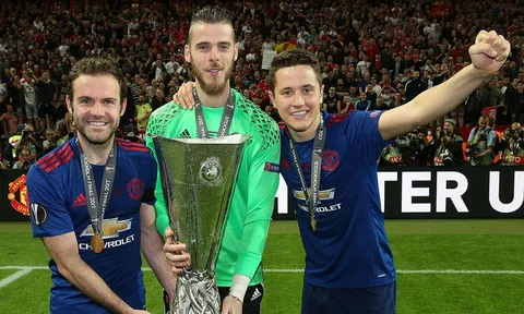 Dùng lại chiêu bài Herrera, PSG dụ dỗ 'người TBN thứ 2' rời M.U