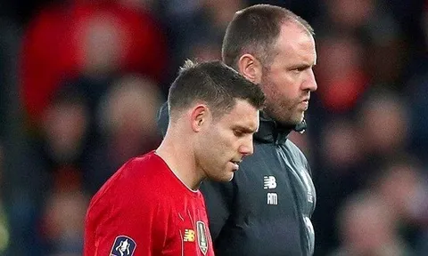 Ngày sao trẻ thăng hoa, Klopp lại "gặp hoạ" với lão tướng