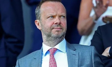 Ed Woodward đến Carrington, bàn về cuộc thanh trừng